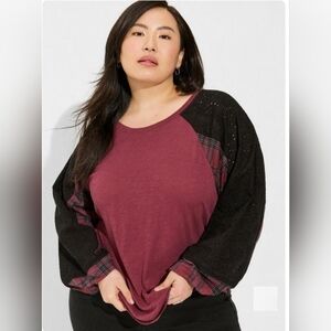 Torrid size 1x, burgundy and black, pullover top.